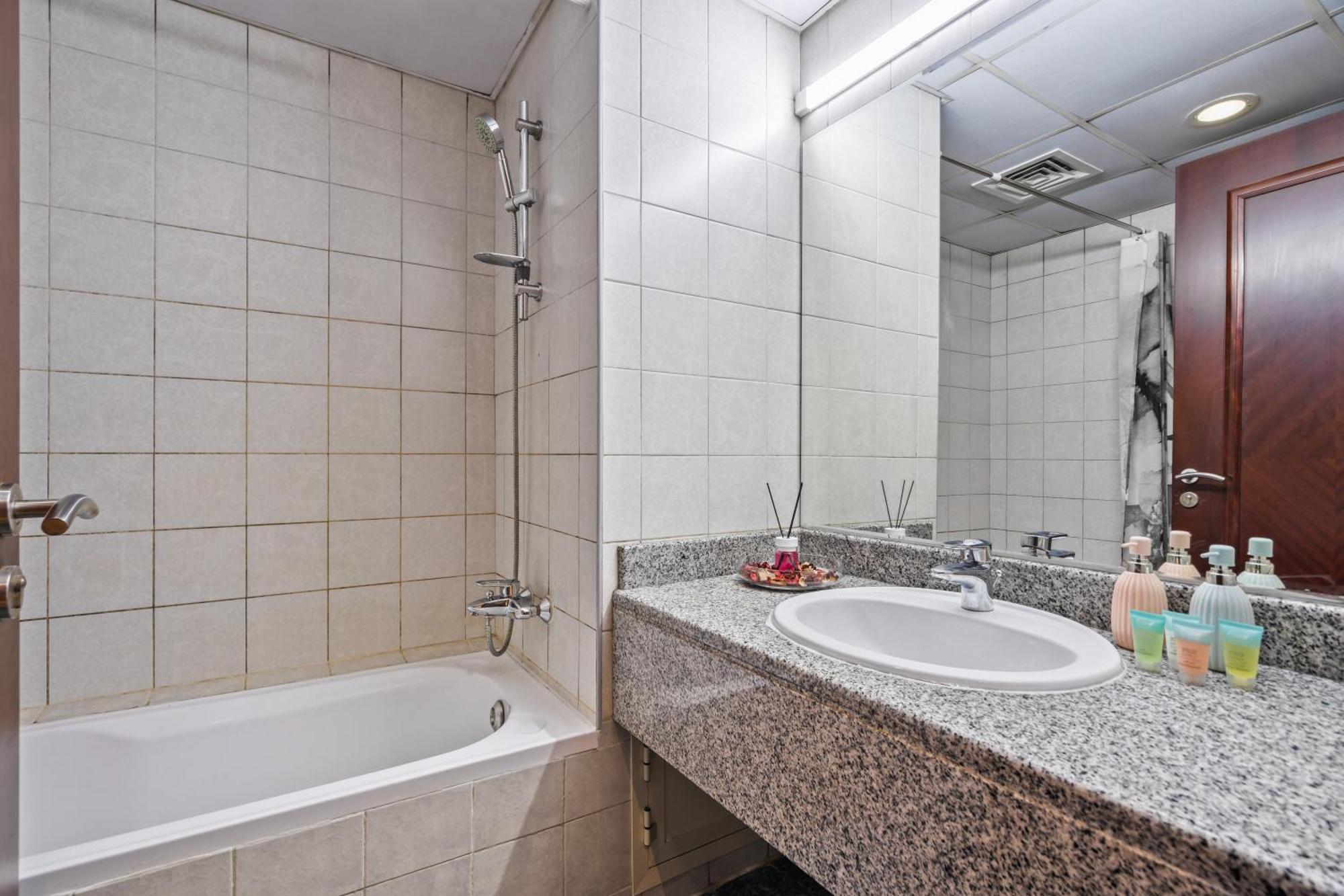 Cozy Close To Jbr And Marina Apartment Dubai
