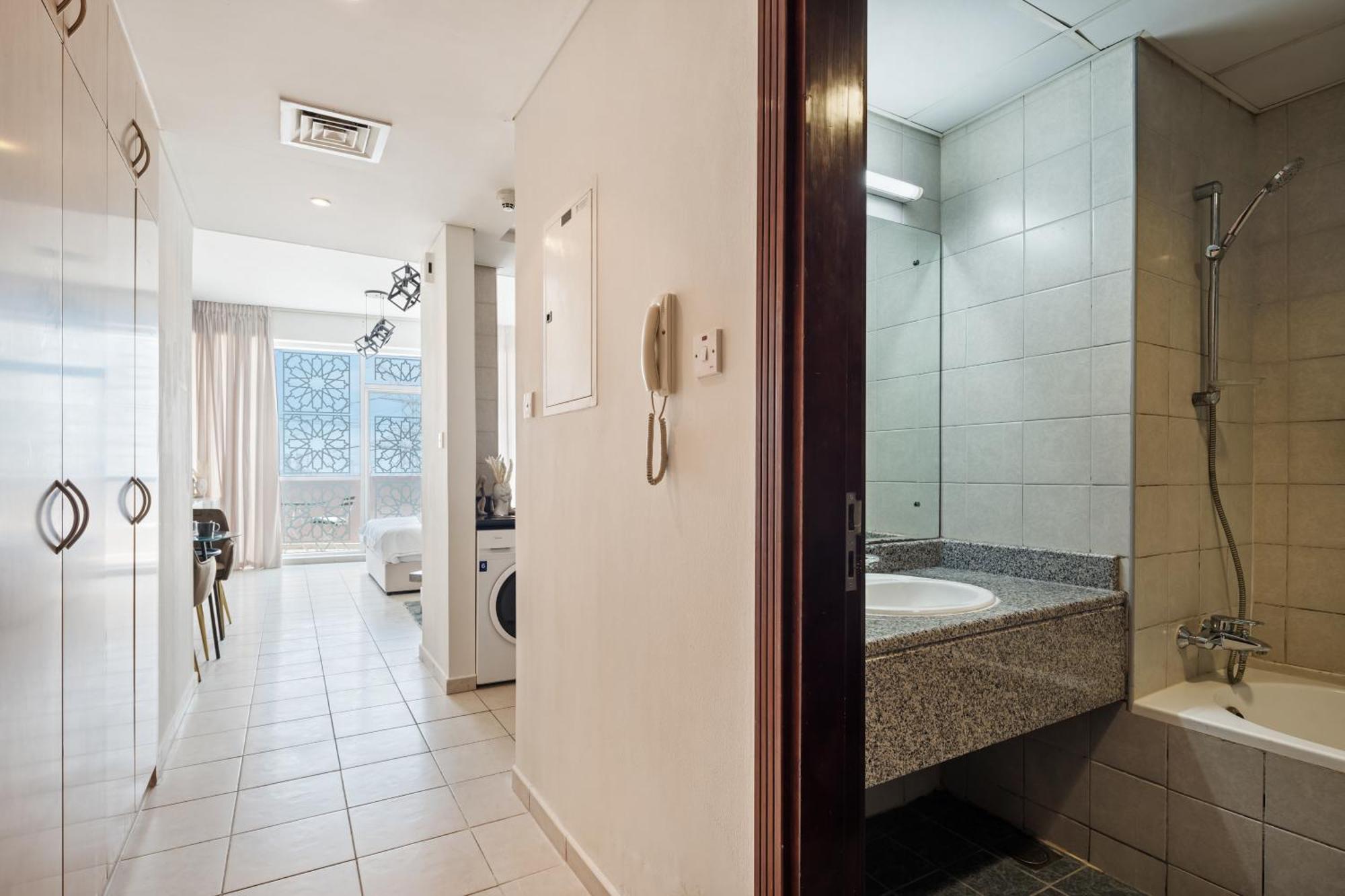 Cozy Close To Jbr And Marina